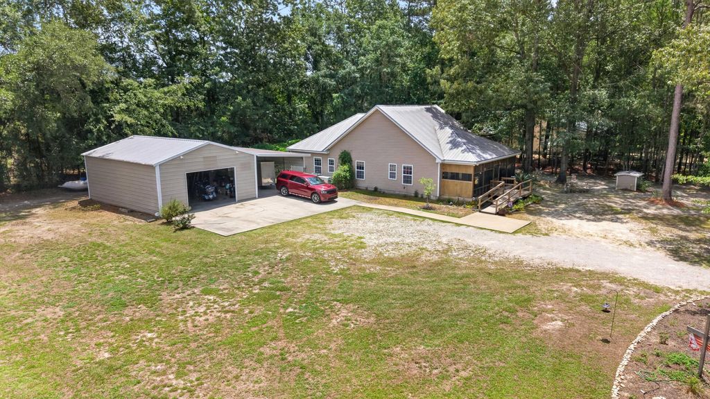 1772 Kenwood Road, Manning, SC 29102