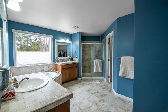 8710 N Rosebury Ln, Spokane, WA 99208