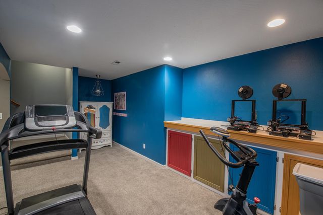 8710 N Rosebury Ln, Spokane, WA 99208