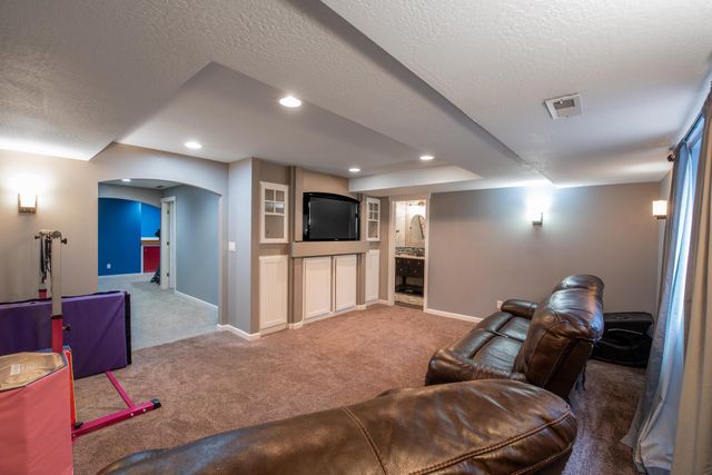 8710 N Rosebury Ln, Spokane, WA 99208