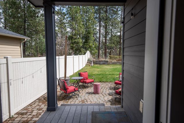 8710 N Rosebury Ln, Spokane, WA 99208