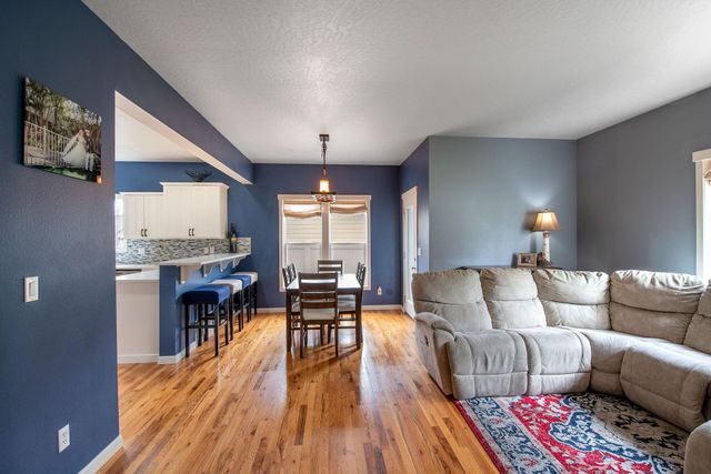 8710 N Rosebury Ln, Spokane, WA 99208