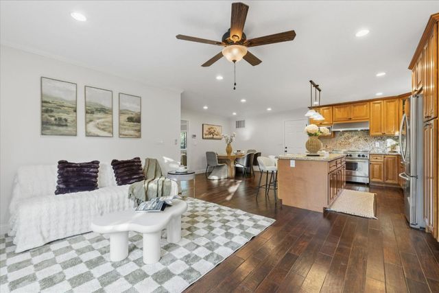 440 Carlos Avenue, Redwood City, CA 94061