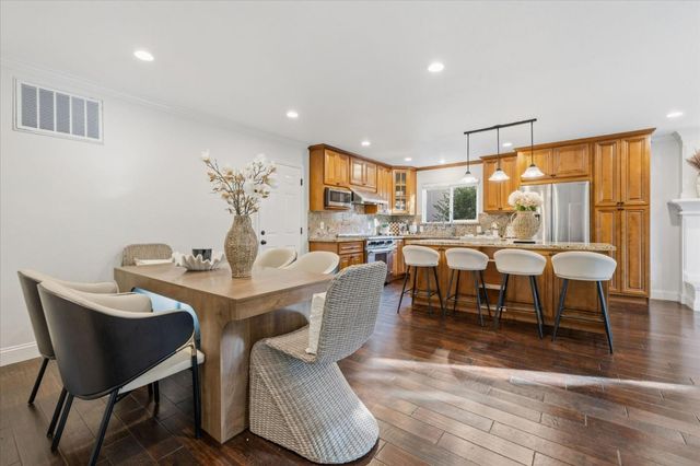 440 Carlos Avenue, Redwood City, CA 94061