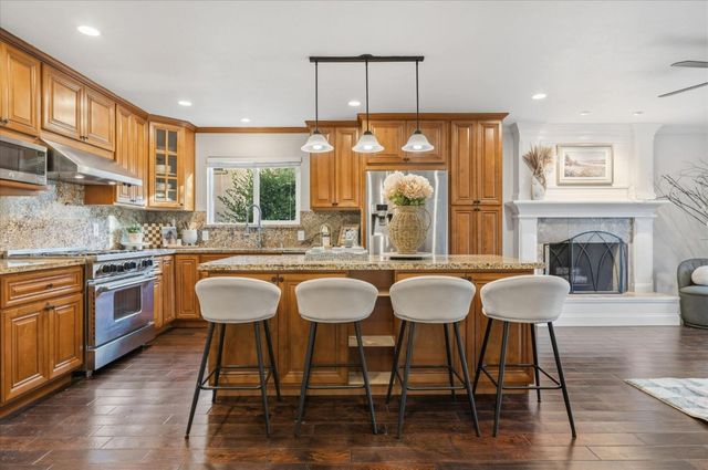 440 Carlos Avenue, Redwood City, CA 94061