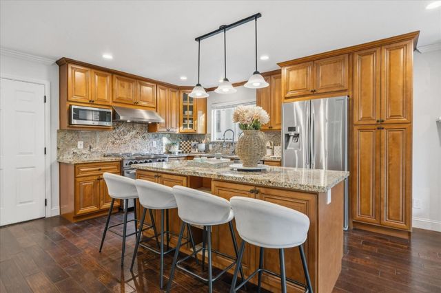 440 Carlos Avenue, Redwood City, CA 94061