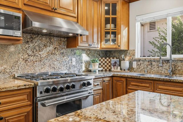 440 Carlos Avenue, Redwood City, CA 94061