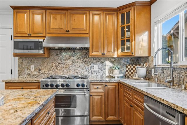 440 Carlos Avenue, Redwood City, CA 94061