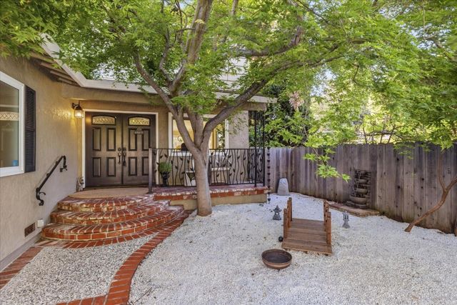 440 Carlos Avenue, Redwood City, CA 94061