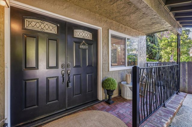 440 Carlos Avenue, Redwood City, CA 94061