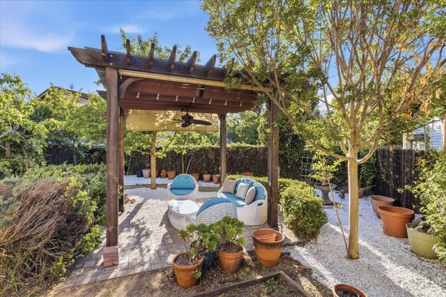 440 Carlos Avenue, Redwood City, CA 94061