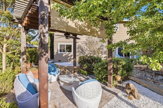 440 Carlos Avenue, Redwood City, CA 94061