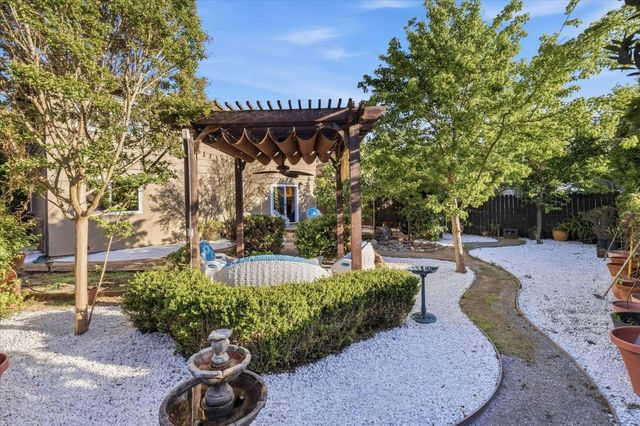 440 Carlos Avenue, Redwood City, CA 94061