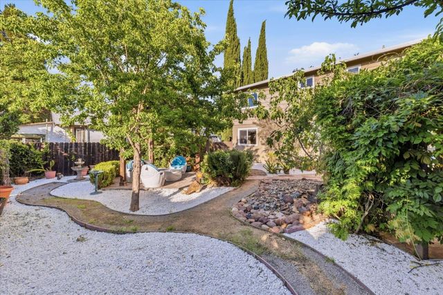 440 Carlos Avenue, Redwood City, CA 94061