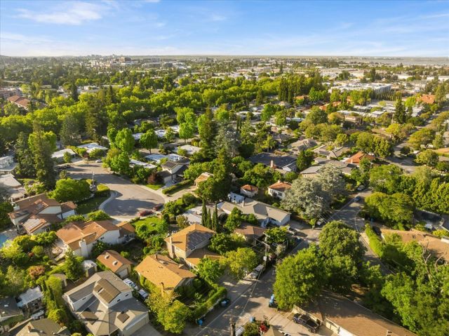 440 Carlos Avenue, Redwood City, CA 94061