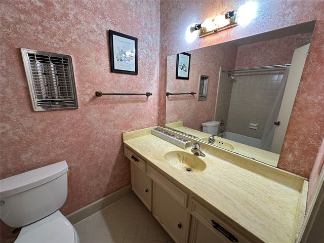7939 Royal Lane 225, Dallas, TX 75230