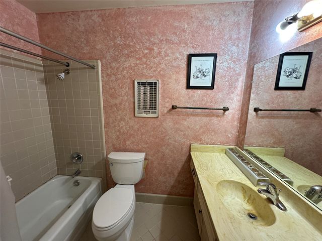 7939 Royal Lane 225, Dallas, TX 75230