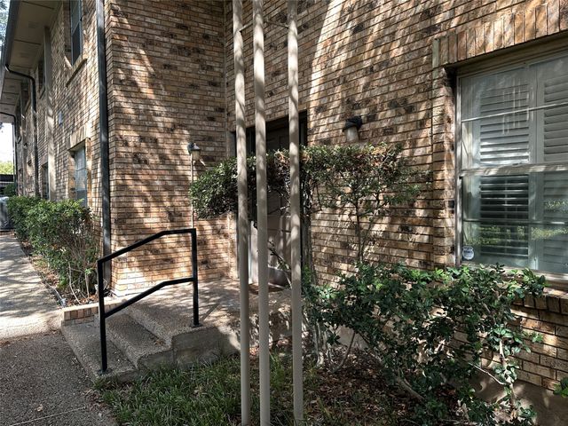 7939 Royal Lane 225, Dallas, TX 75230