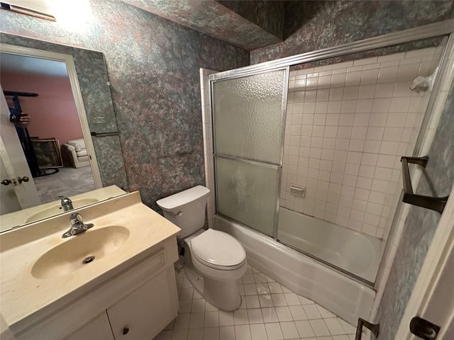 7939 Royal Lane 225, Dallas, TX 75230