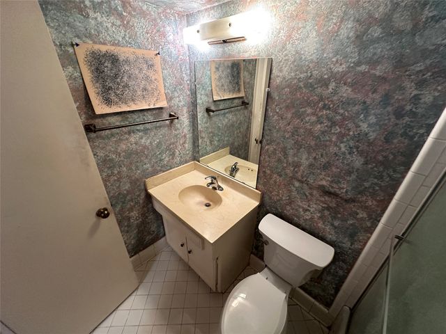 7939 Royal Lane 225, Dallas, TX 75230