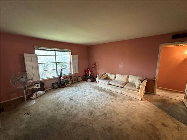 7939 Royal Lane 225, Dallas, TX 75230