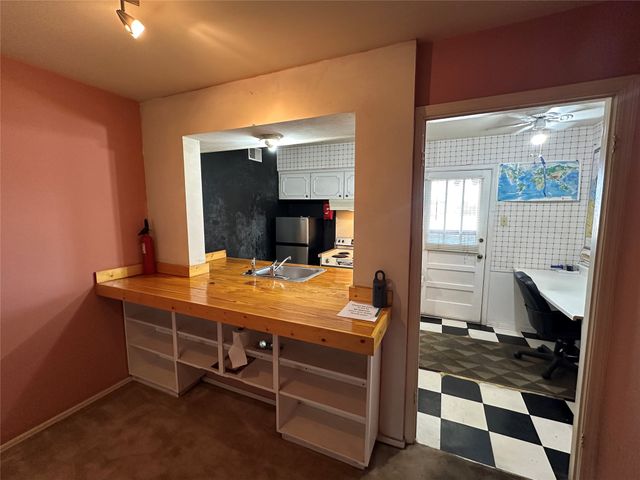 7939 Royal Lane 225, Dallas, TX 75230