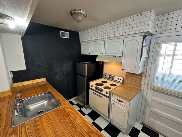 7939 Royal Lane 225, Dallas, TX 75230