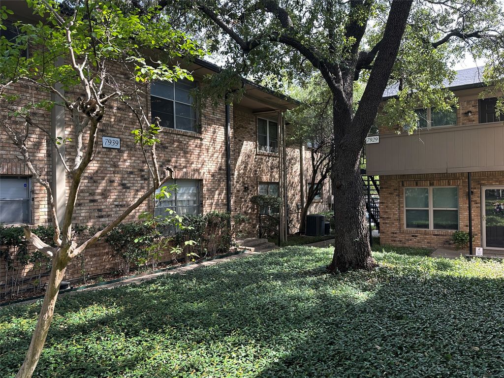 7939 Royal Lane 225, Dallas, TX 75230