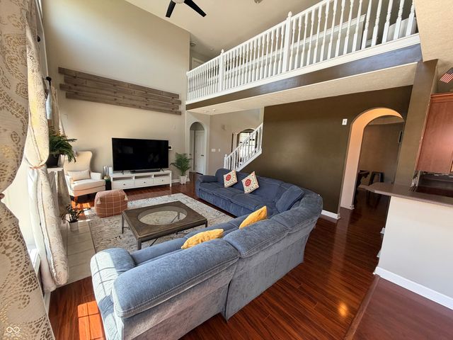 1215 Siena Drive, Greenwood, IN 46143