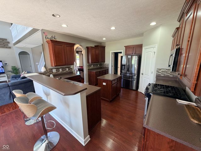 1215 Siena Drive, Greenwood, IN 46143