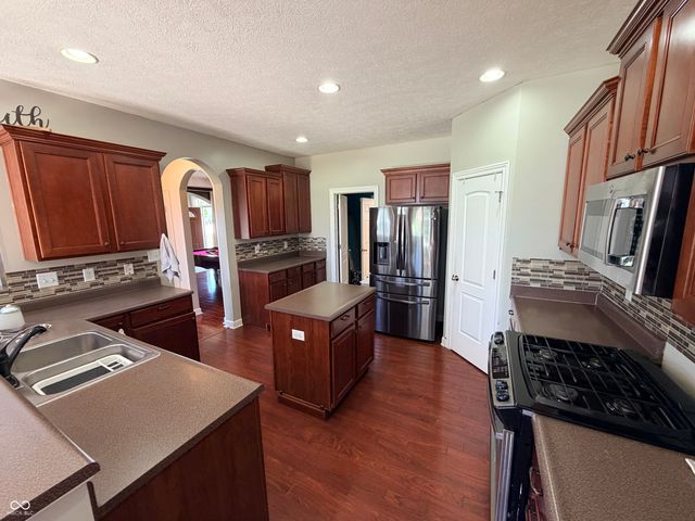 1215 Siena Drive, Greenwood, IN 46143