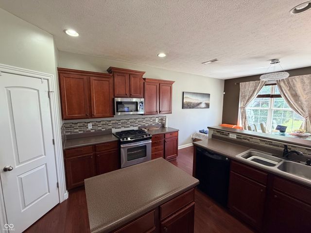 1215 Siena Drive, Greenwood, IN 46143