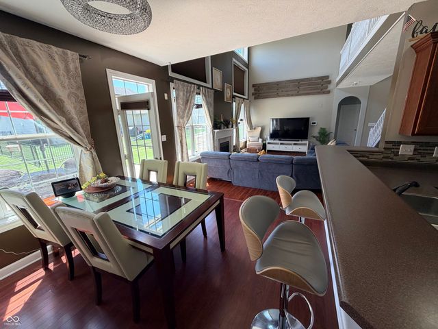 1215 Siena Drive, Greenwood, IN 46143