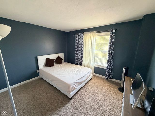 1215 Siena Drive, Greenwood, IN 46143
