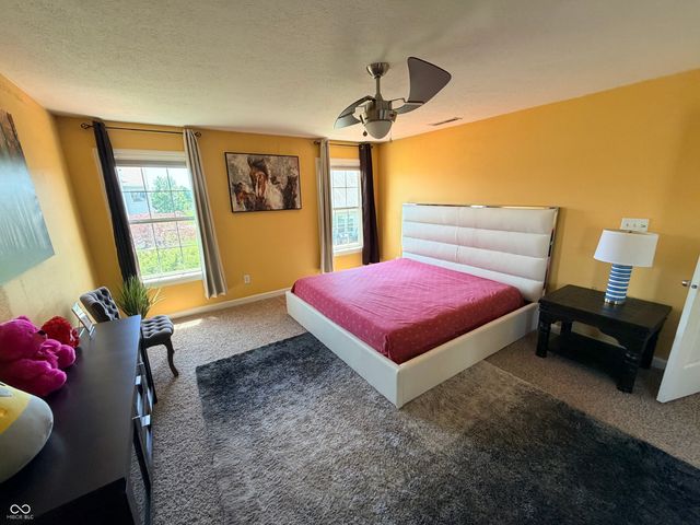 1215 Siena Drive, Greenwood, IN 46143