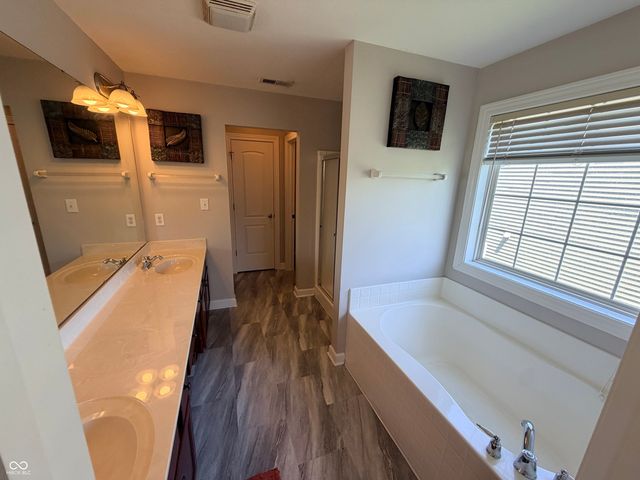 1215 Siena Drive, Greenwood, IN 46143