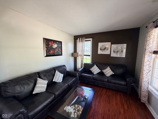 1215 Siena Drive, Greenwood, IN 46143