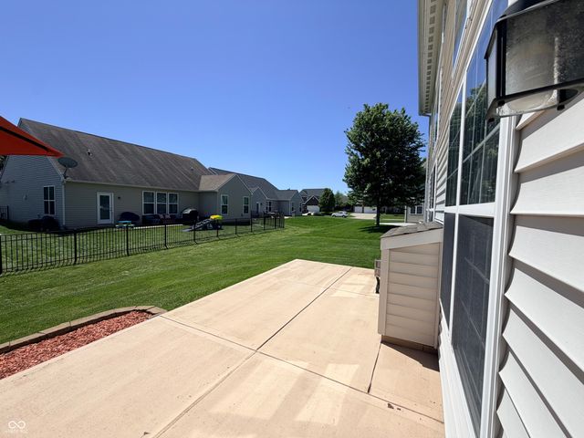 1215 Siena Drive, Greenwood, IN 46143