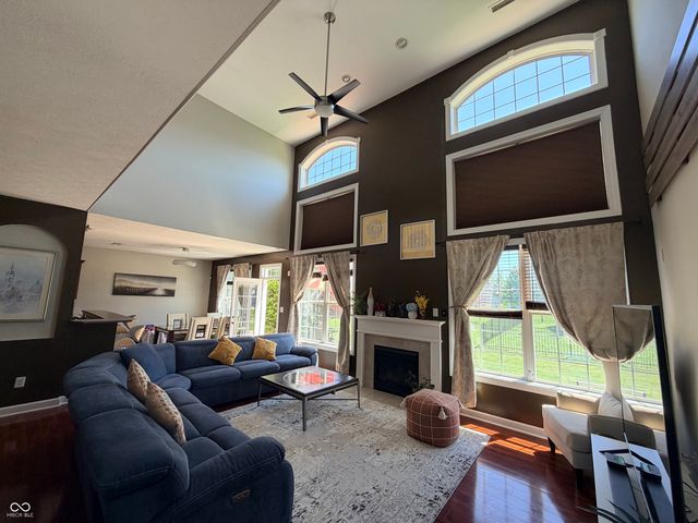 1215 Siena Drive, Greenwood, IN 46143