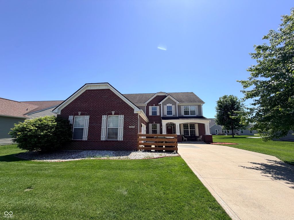 1215 Siena Drive, Greenwood, IN 46143