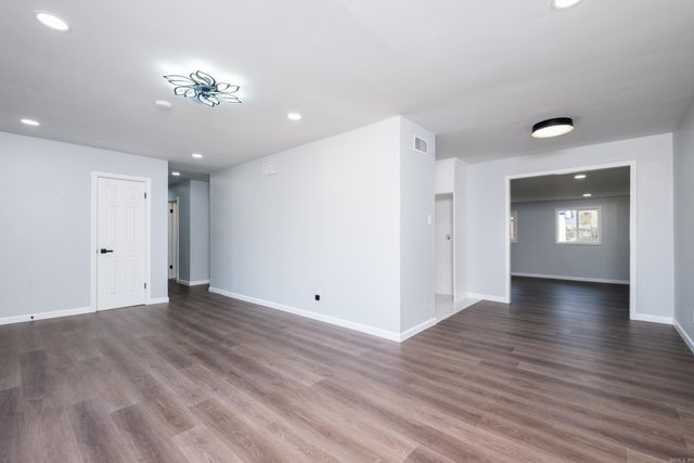 307 Sunnymeade Dr, Little Rock, AR 72205