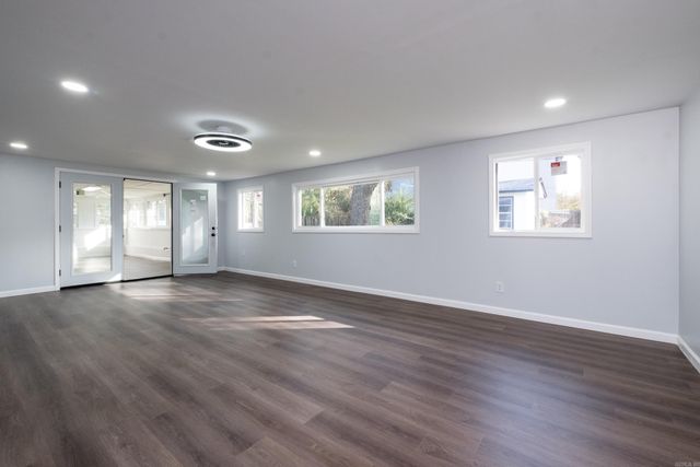 307 Sunnymeade Dr, Little Rock, AR 72205