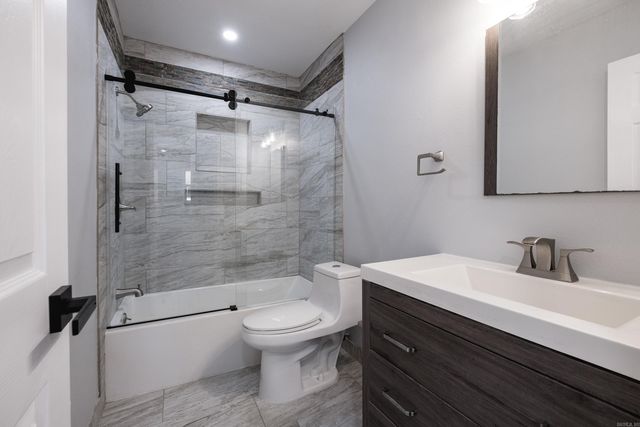 307 Sunnymeade Dr, Little Rock, AR 72205