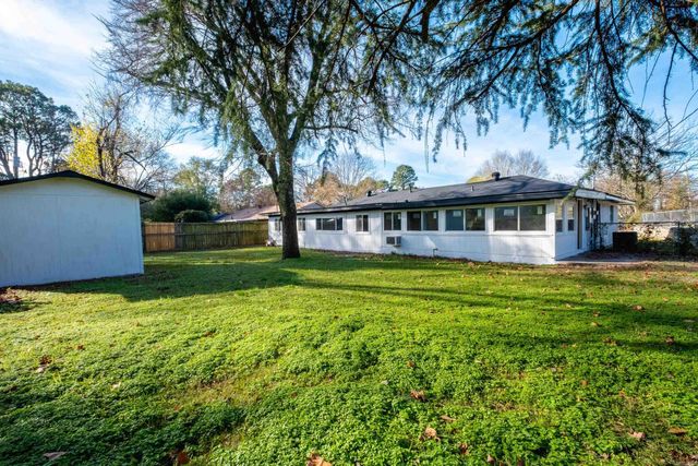 307 Sunnymeade Dr, Little Rock, AR 72205