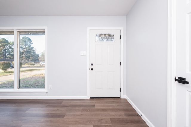 307 Sunnymeade Dr, Little Rock, AR 72205