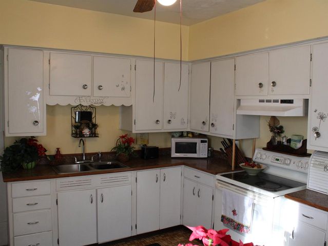 192 E REES STREET, Fond Du Lac, WI 54935