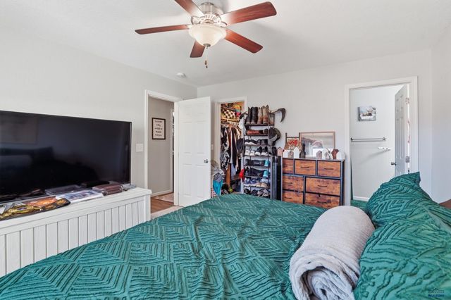 14923 GLENWOOD DR, Summerset, SD 57718