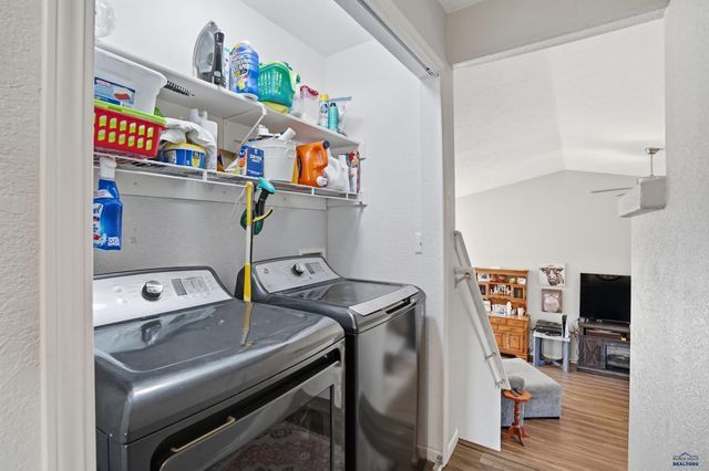 14923 GLENWOOD DR, Summerset, SD 57718