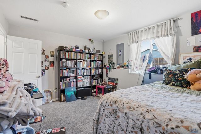 14923 GLENWOOD DR, Summerset, SD 57718