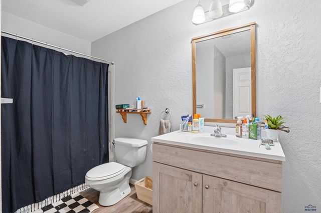 14923 GLENWOOD DR, Summerset, SD 57718